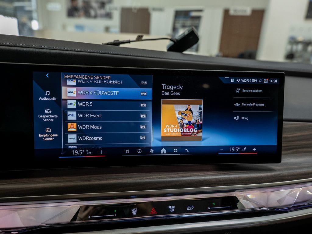BMW 750e xDrive Design Pure Excellence PANO LED ACC foto 18