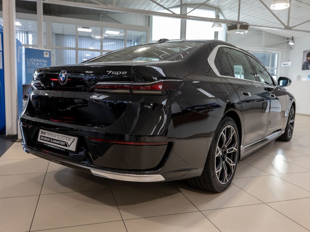 BMW 750e xDrive Design Pure Excellence PANO LED ACC foto 6