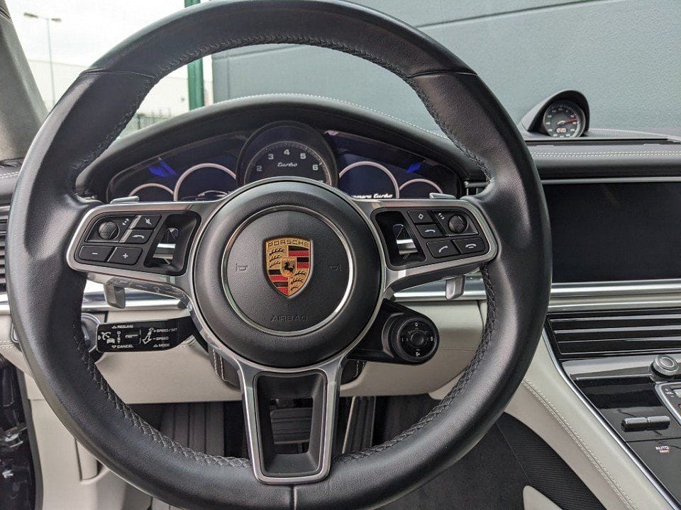 Porsche Panamera Sport Turismo Turbo Ceramic Brake foto 11