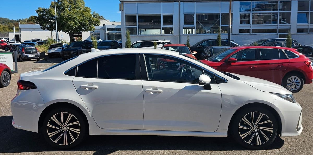 Toyota Corolla 1,5 Automatik Comfort foto 3