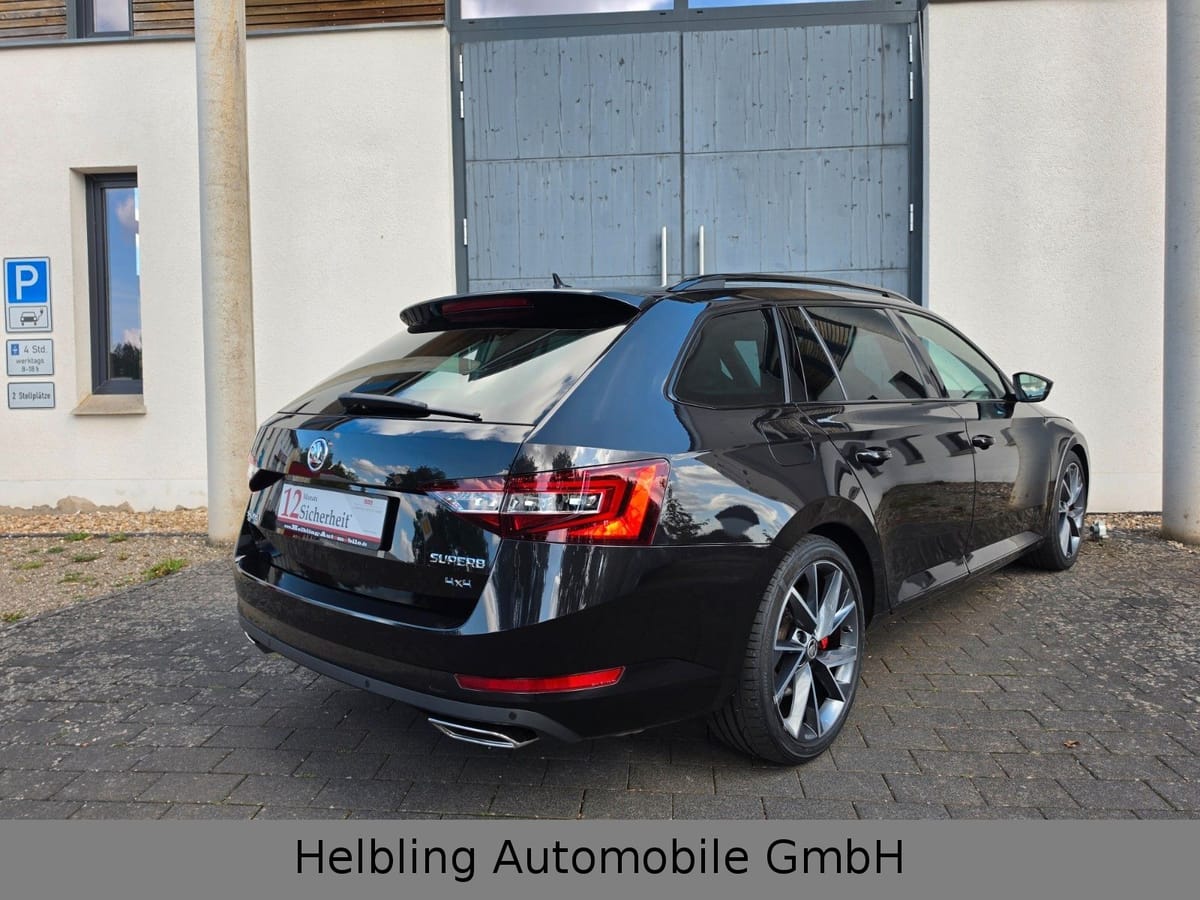 Skoda Superb Combi Sportline 4x4 PANO Navi foto 5