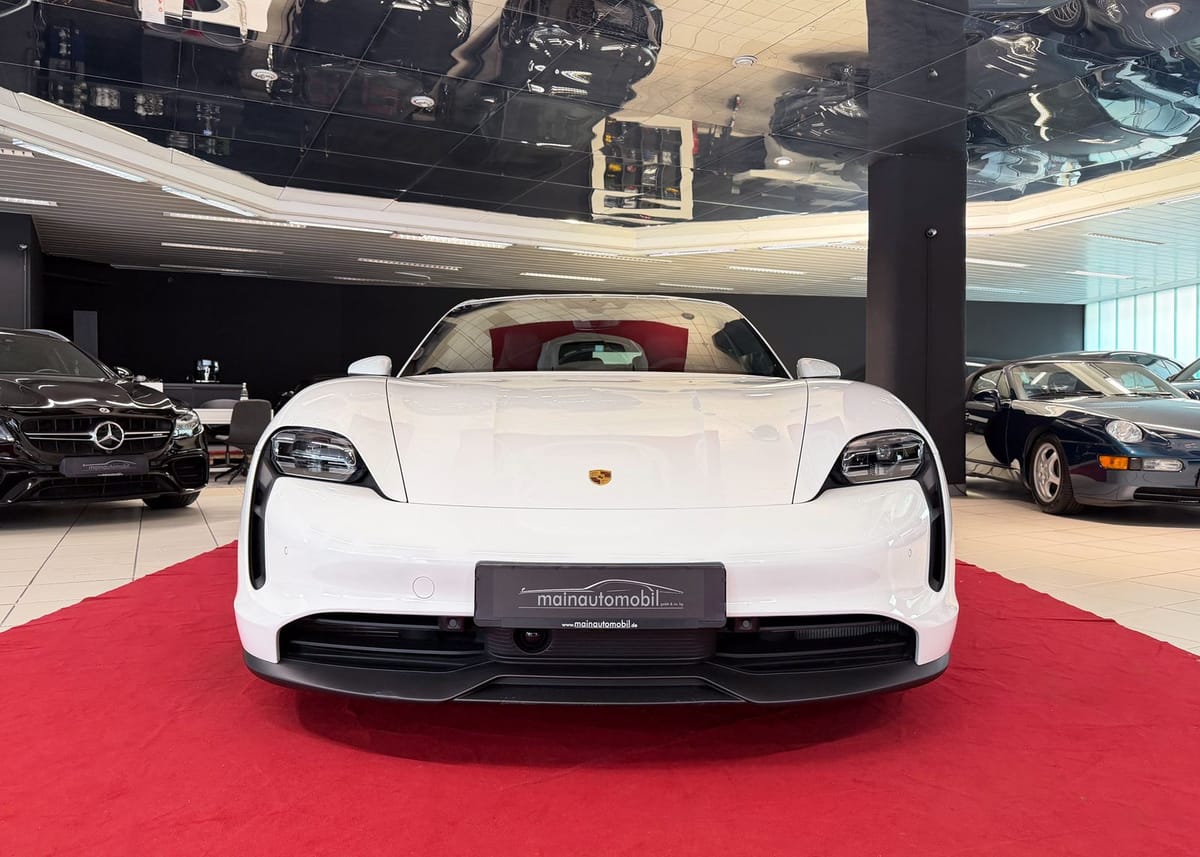 Porsche Taycan 4S MWST ACC RFK Wärmepumpe Motorsound