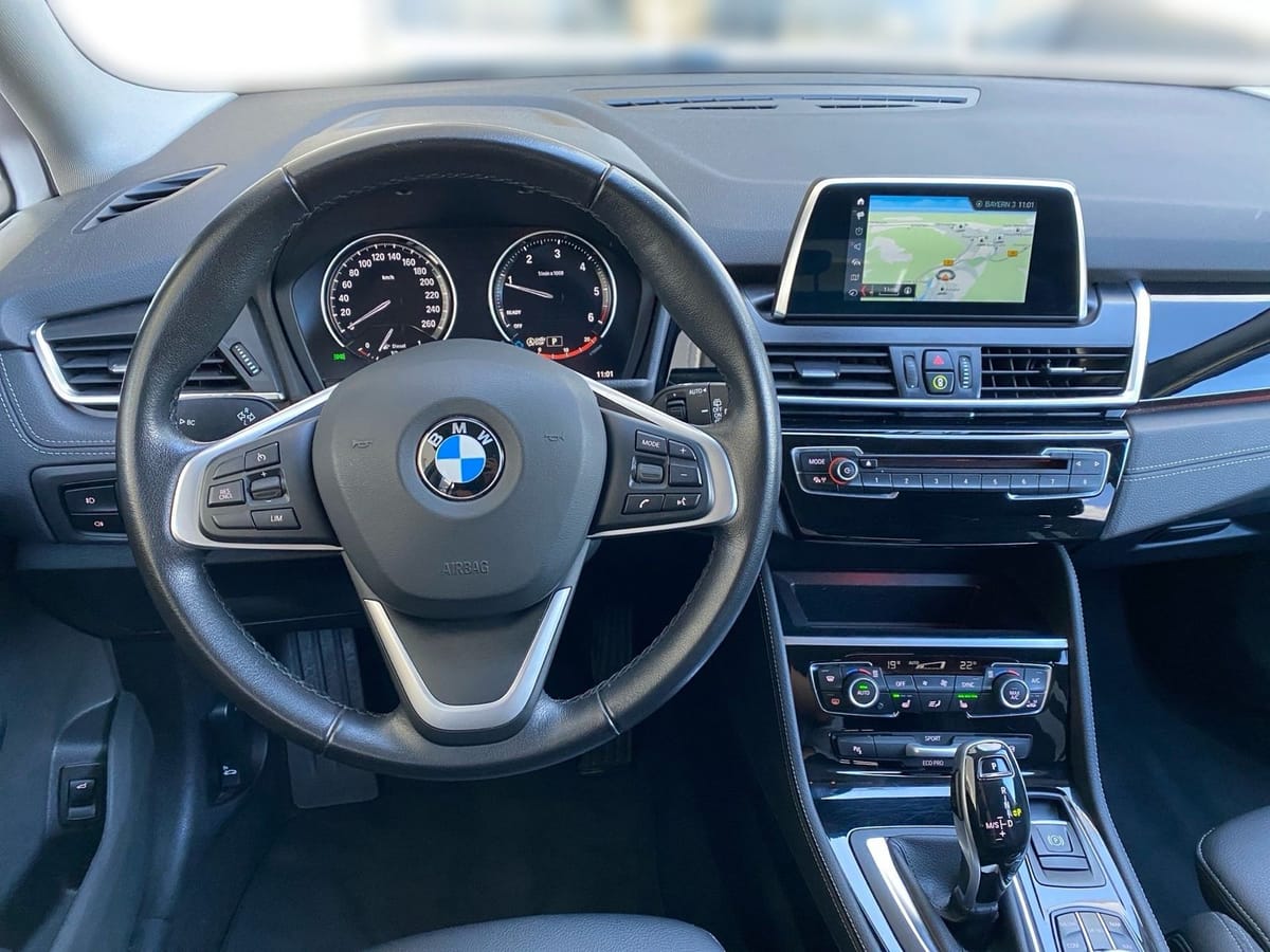 BMW 218d xDrive Gran Tourer Sport Line Aut. Navi AHK foto 3