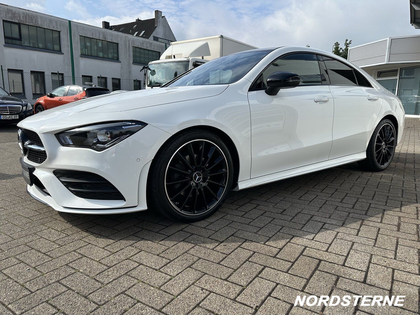 Mercedes-Benz CLA 200 Coupé AMG-Line Night Pano Ambiente .LED foto 3