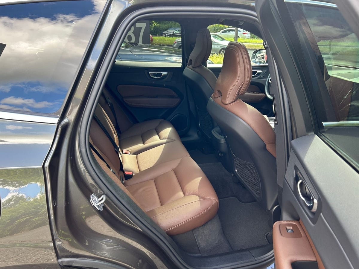 Volvo XC60 Inscription AWD PANO LED LEDER ELEK. SITZE foto 16