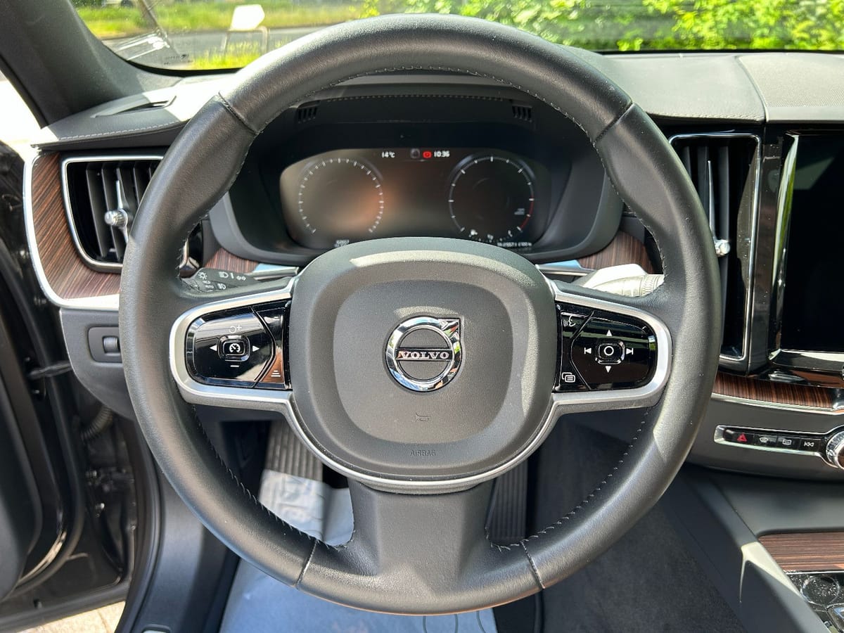 Volvo XC60 Inscription AWD PANO LED LEDER ELEK. SITZE foto 22