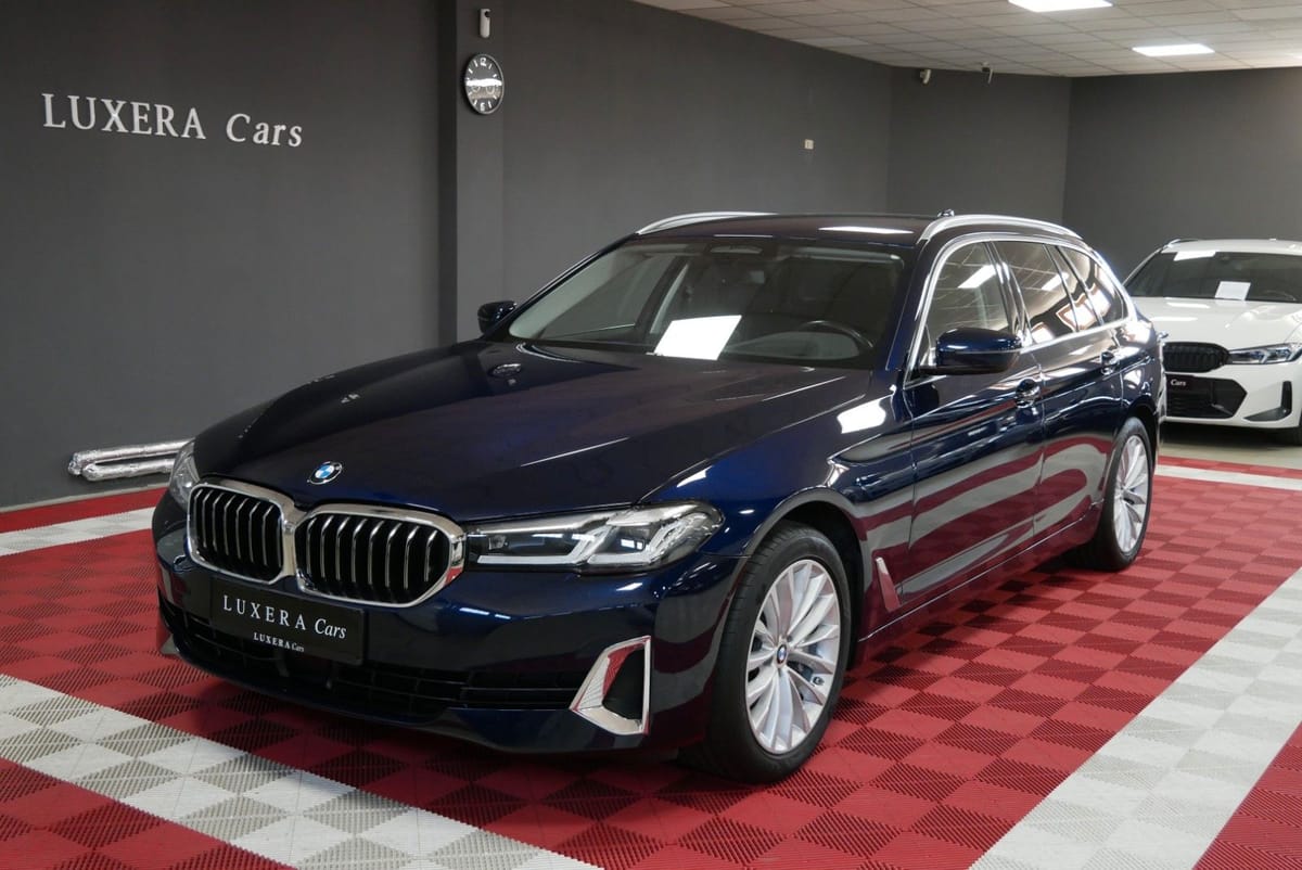 BMW 530i xDrive Touring Luxury Line AHK HuD Stdhzg