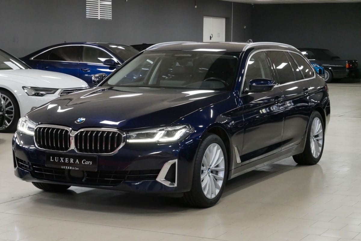 BMW 530i xDrive Touring Luxury Line AHK HuD Stdhzg foto 2