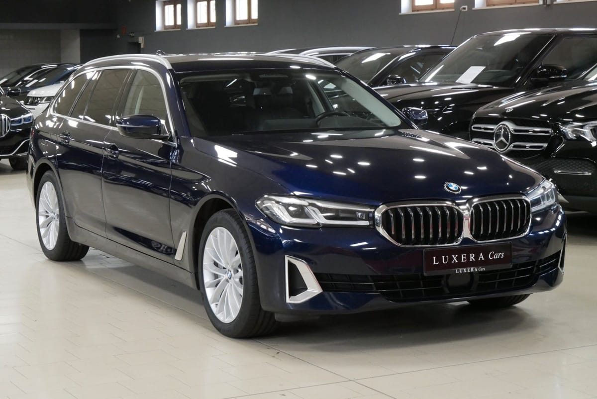 BMW 530i xDrive Touring Luxury Line AHK HuD Stdhzg foto 4