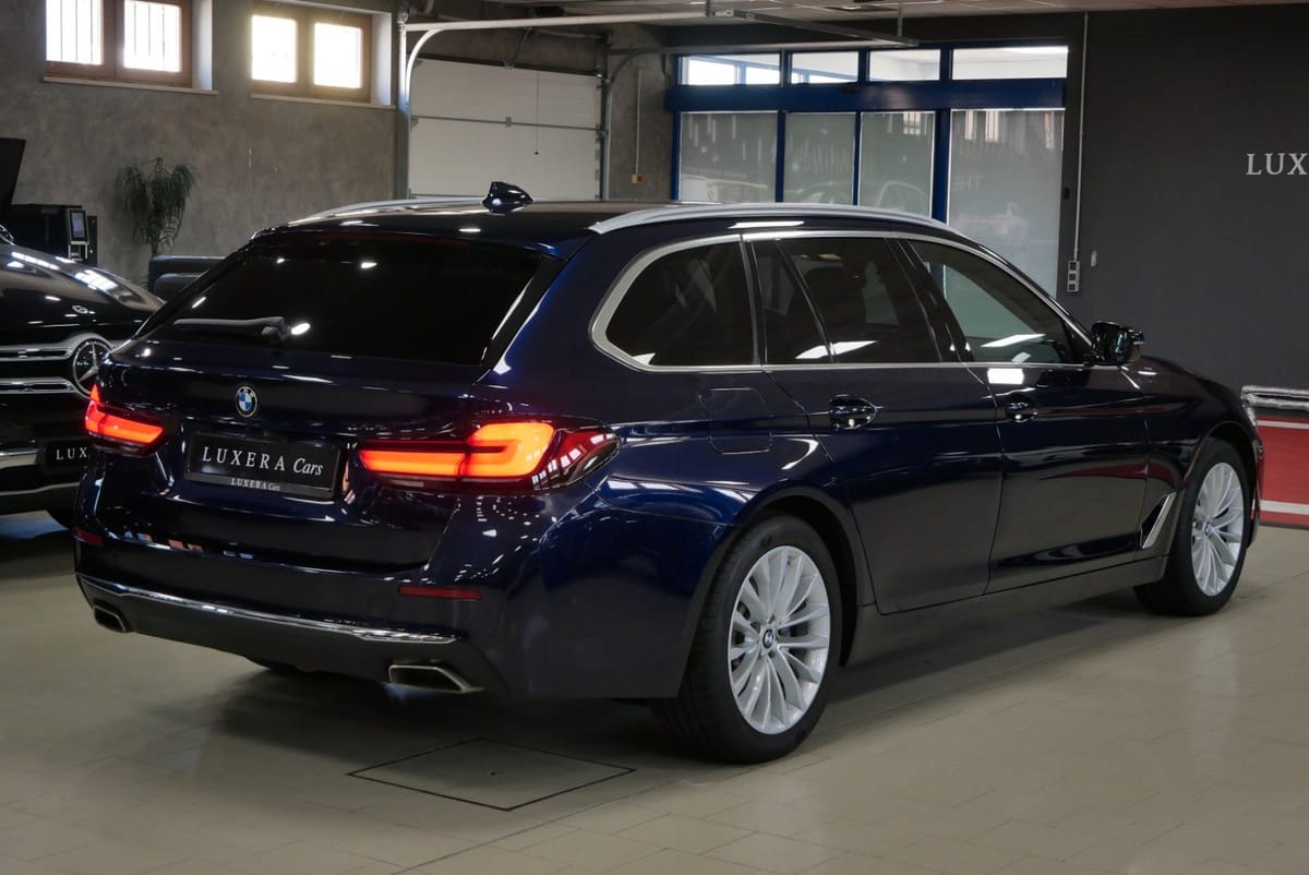 BMW 530i xDrive Touring Luxury Line AHK HuD Stdhzg foto 5