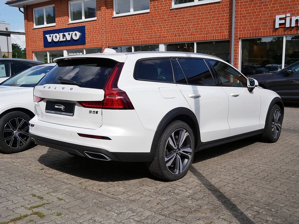 Volvo V60 Cross Country B5 AWD Pro foto 4