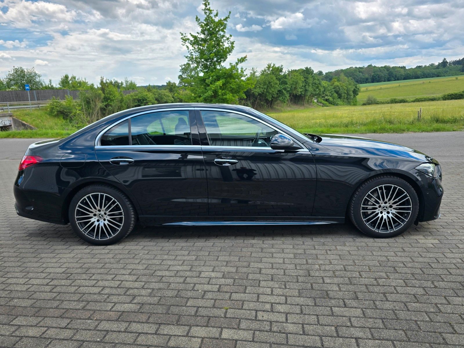 Mercedes-Benz C 220d AMG-LINE NAVI KAMERA AMBIENTIE MBUX foto 4