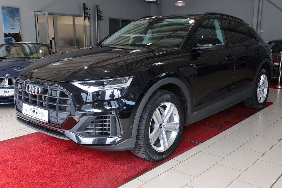 Audi Q8 55 TFSI quattro S-Line foto 2