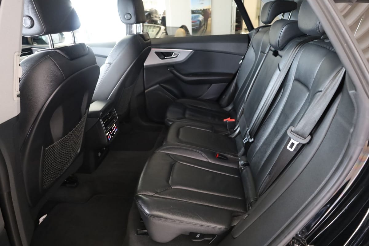 Audi Q8 55 TFSI quattro S-Line foto 13