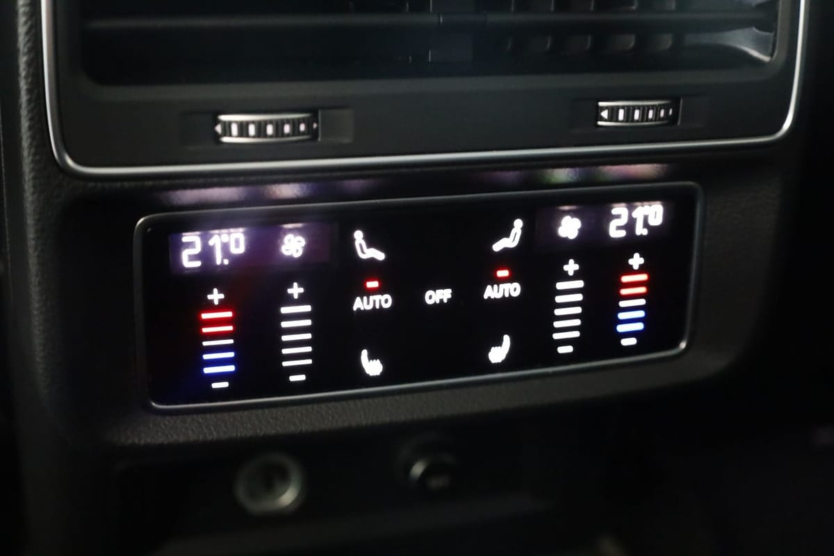 Audi Q8 55 TFSI quattro S-Line foto 14