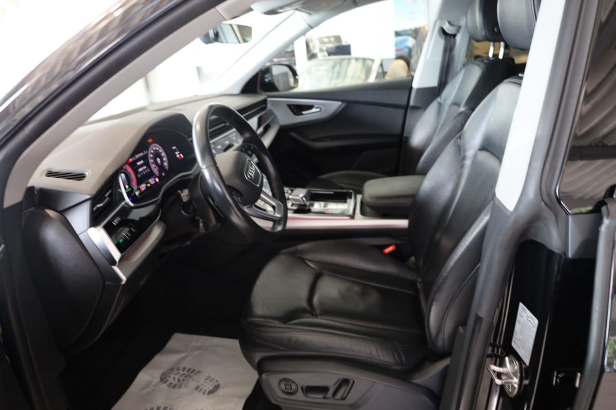 Audi Q8 55 TFSI quattro S-Line foto 15