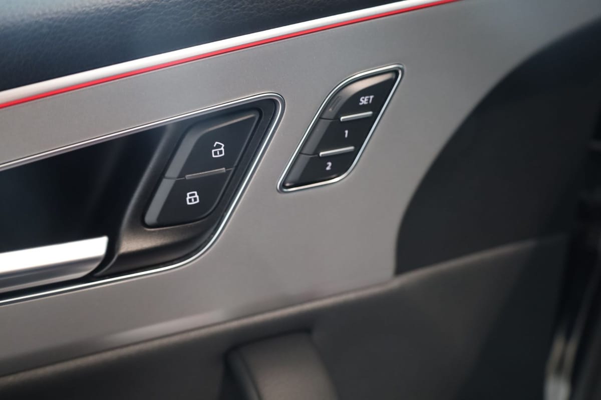 Audi Q8 55 TFSI quattro S-Line foto 18