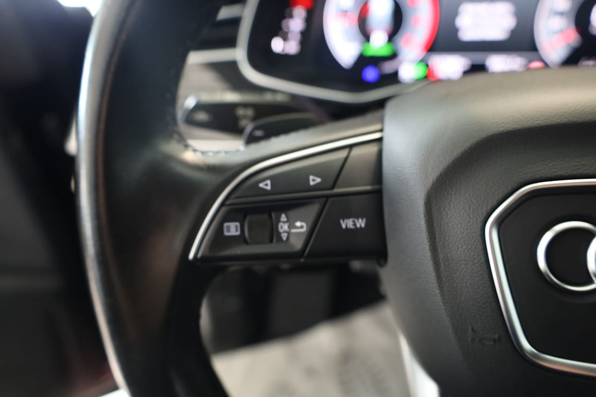 Audi Q8 55 TFSI quattro S-Line foto 22
