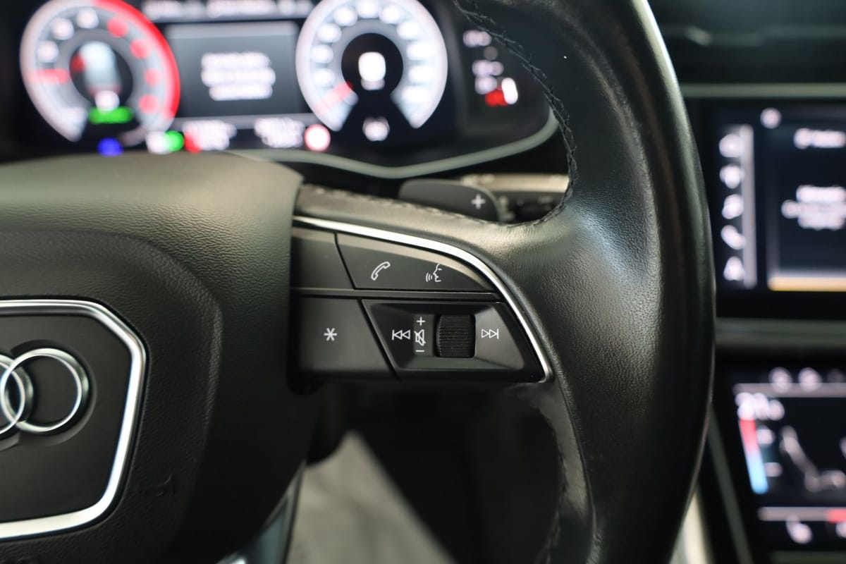 Audi Q8 55 TFSI quattro S-Line foto 23