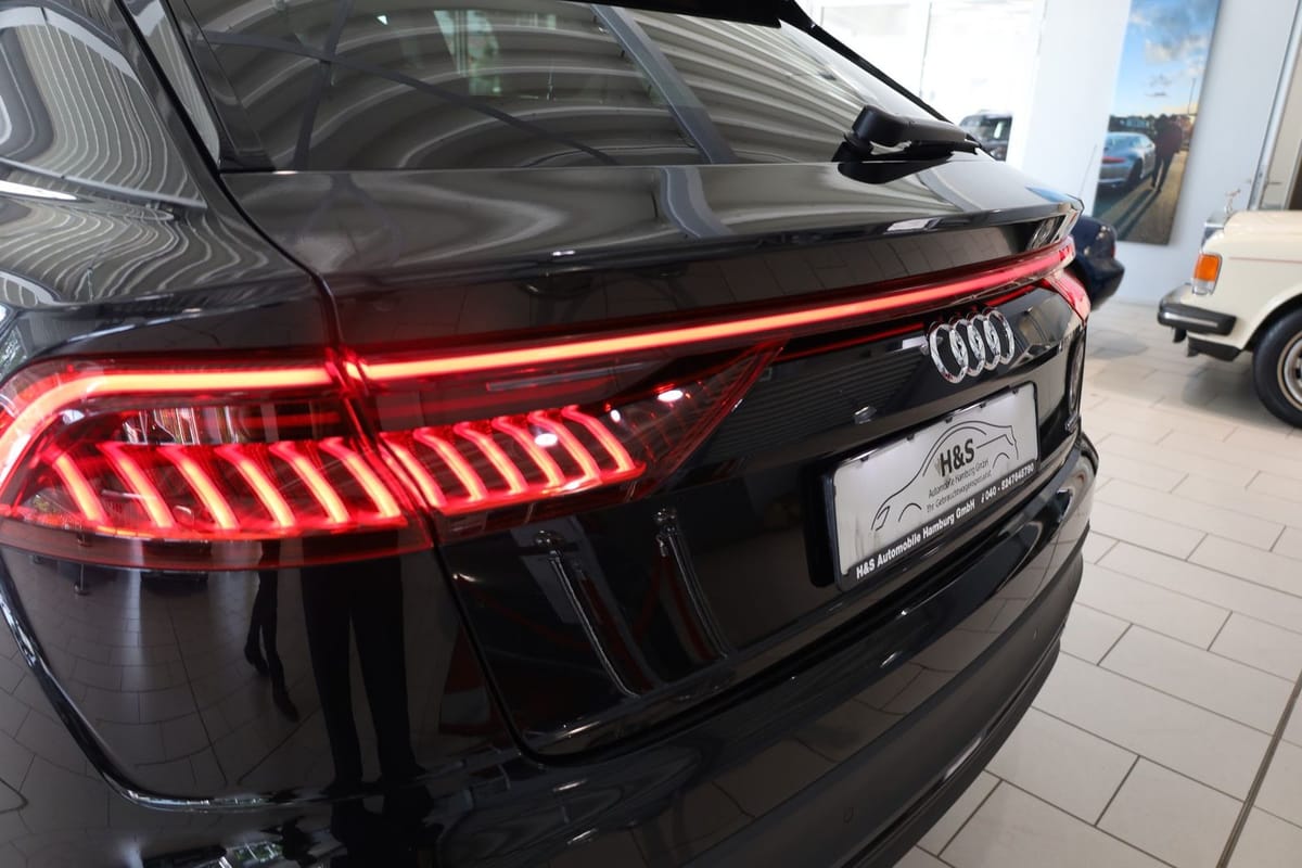 Audi Q8 55 TFSI quattro S-Line foto 7