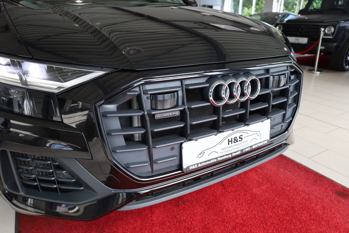 Audi Q8 55 TFSI quattro S-Line foto 10