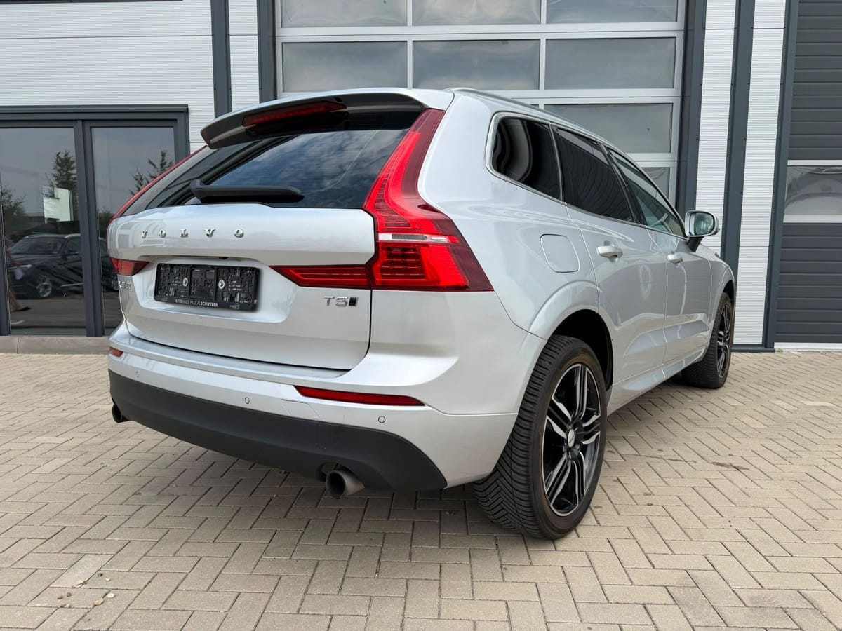 Volvo XC60 Momentum AWD LED R Kamera Navi foto 2