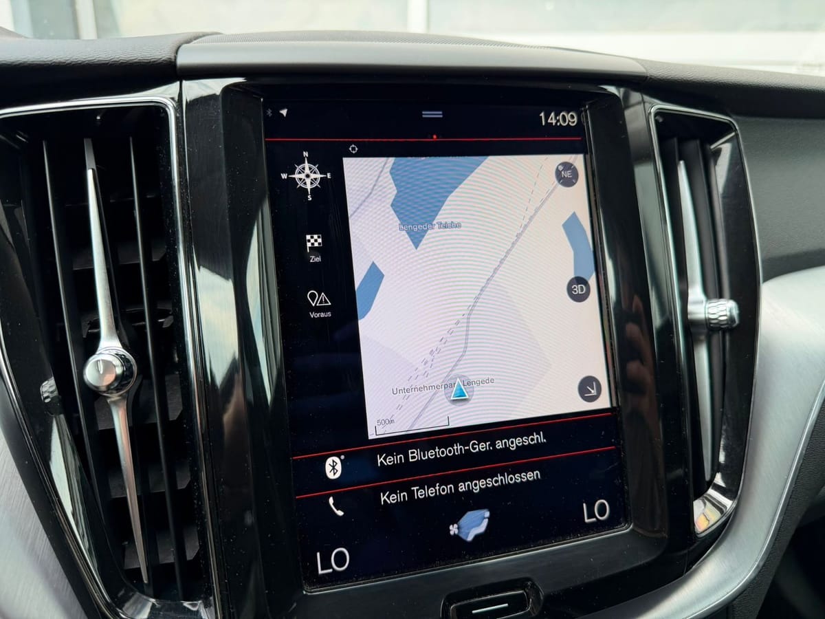 Volvo XC60 Momentum AWD LED R Kamera Navi foto 12