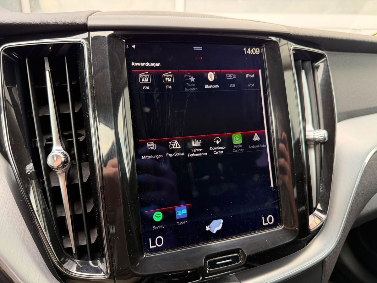 Volvo XC60 Momentum AWD LED R Kamera Navi foto 13