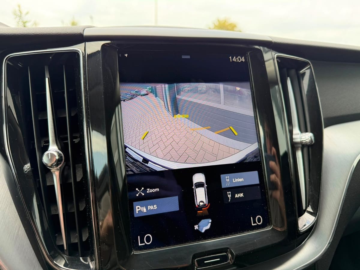 Volvo XC60 Momentum AWD LED R Kamera Navi foto 16