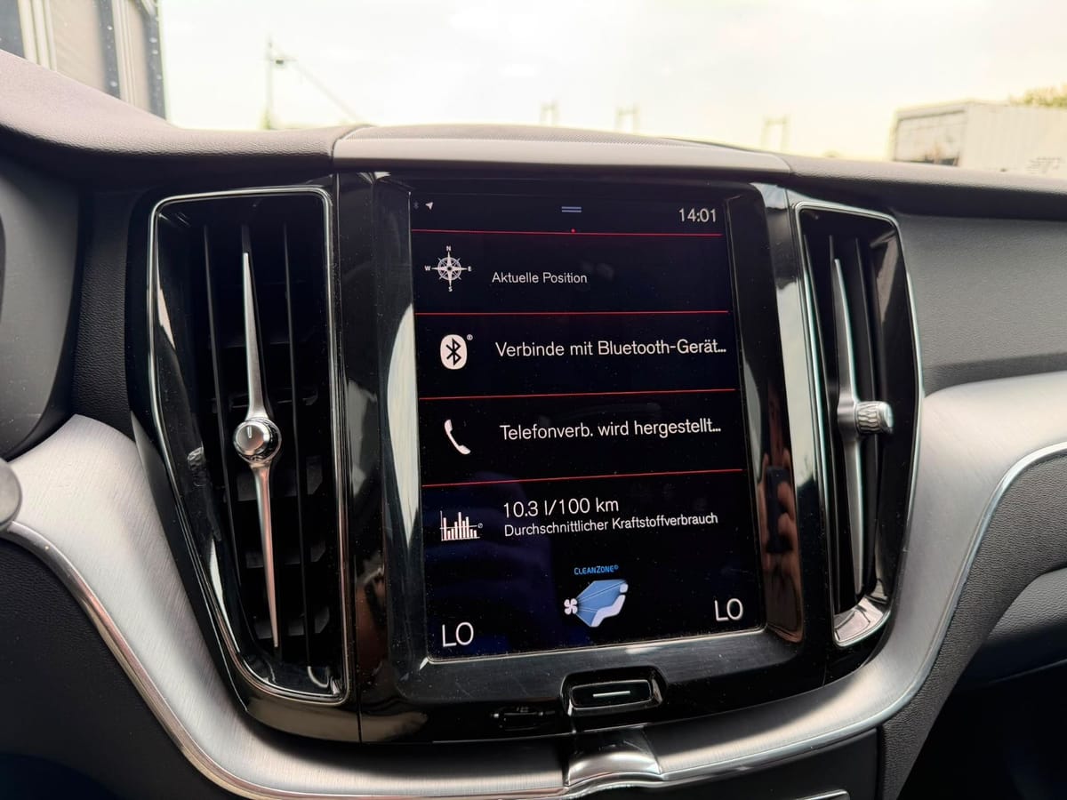 Volvo XC60 Momentum AWD LED R Kamera Navi foto 18