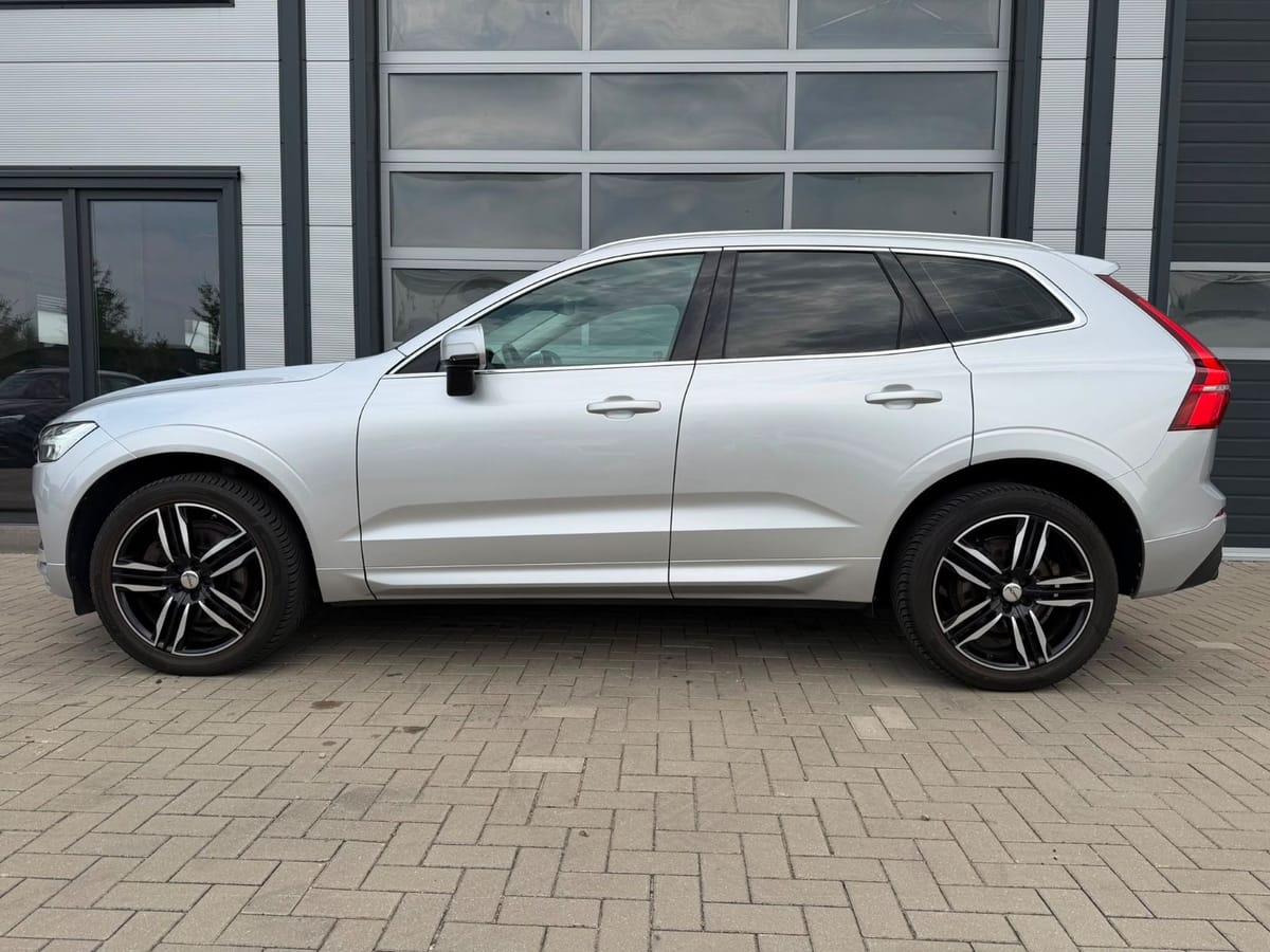 Volvo XC60 Momentum AWD LED R Kamera Navi foto 4