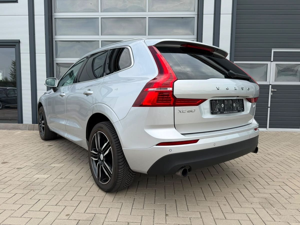 Volvo XC60 Momentum AWD LED R Kamera Navi foto 5