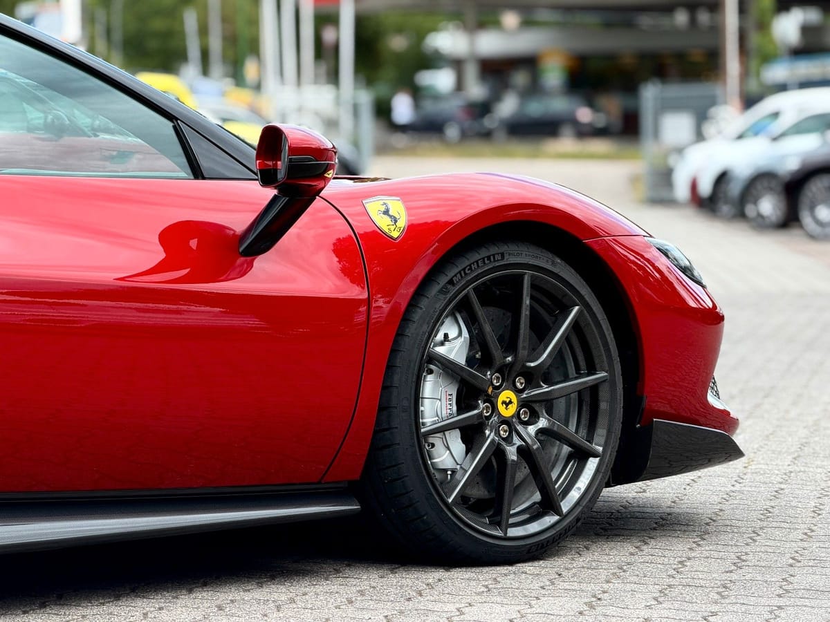 Ferrari 296 GTB GTB Assetto Fiorano Carbon Felgen foto 8