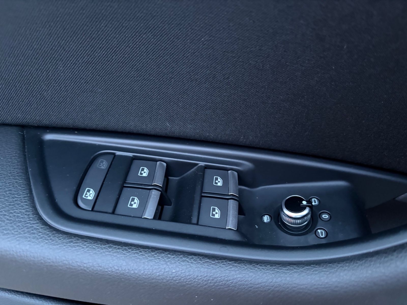 Audi A4 Lim.AUTOMATI PDC KAMERA TEMPOMA I HAND foto 16