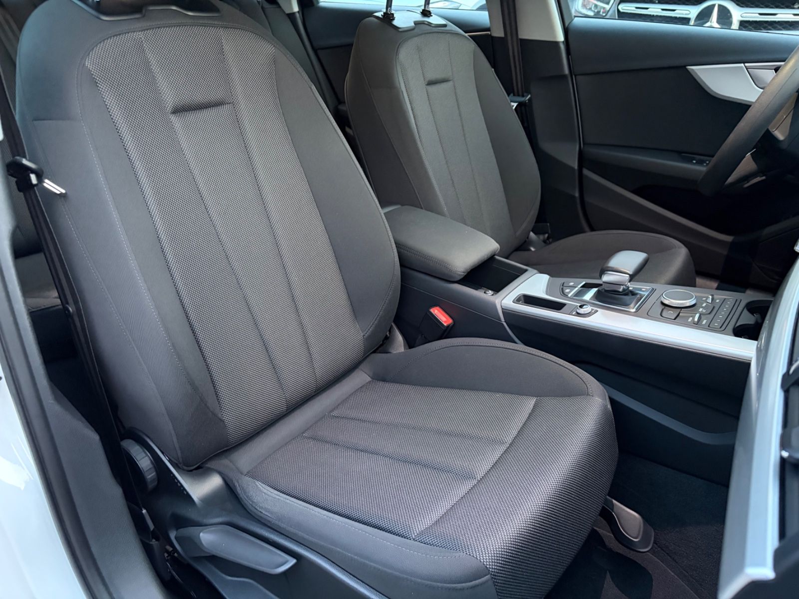 Audi A4 Lim.AUTOMATI PDC KAMERA TEMPOMA I HAND foto 19