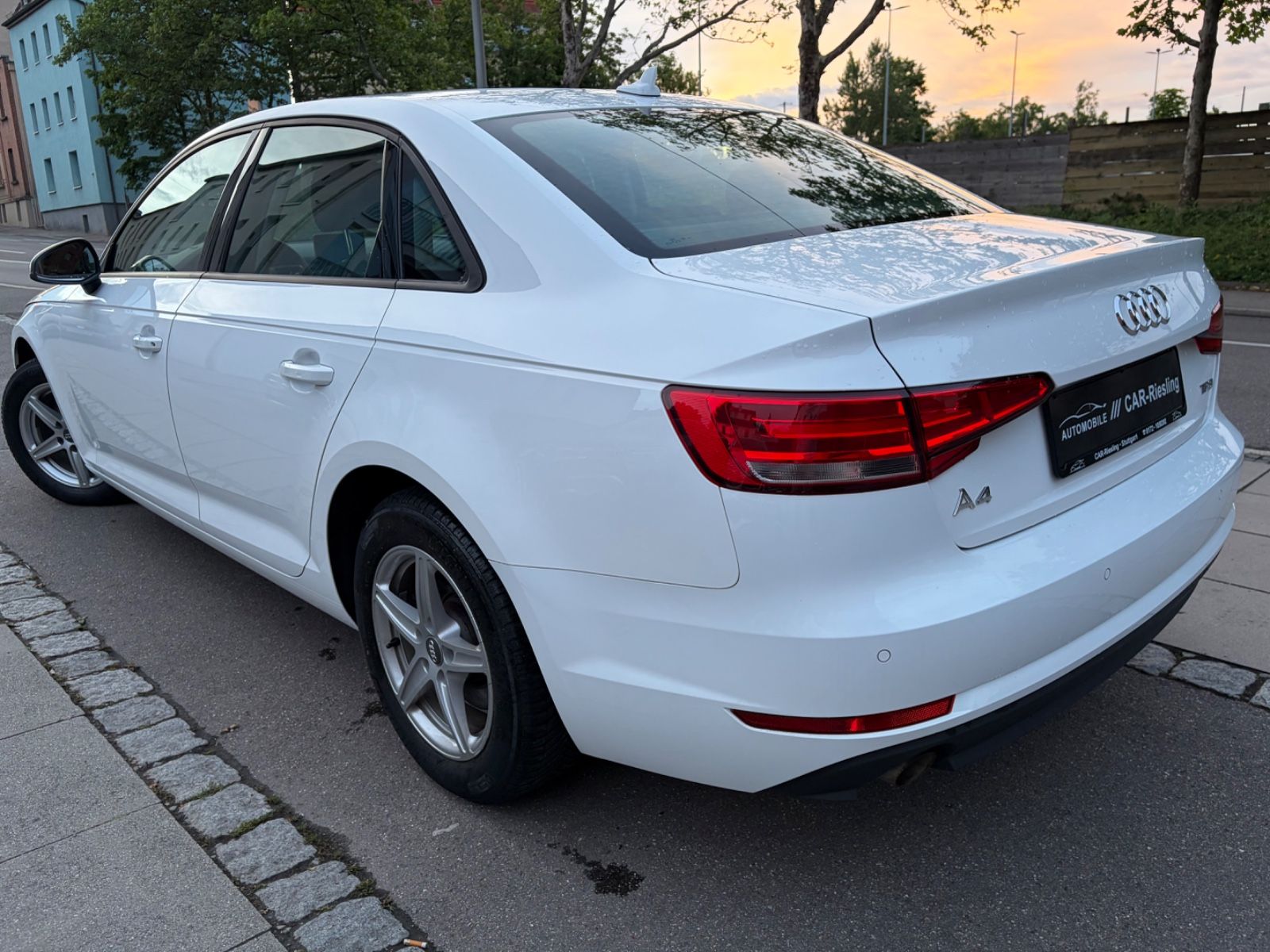 Audi A4 Lim.AUTOMATI PDC KAMERA TEMPOMA I HAND foto 24