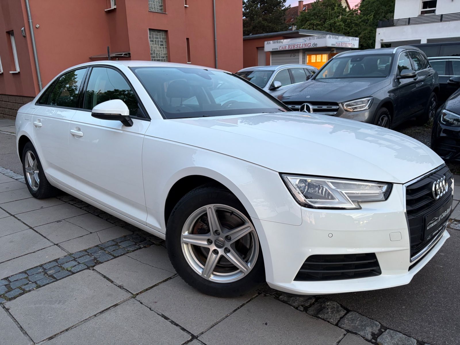 Audi A4 Lim.AUTOMATI PDC KAMERA TEMPOMA I HAND foto 4