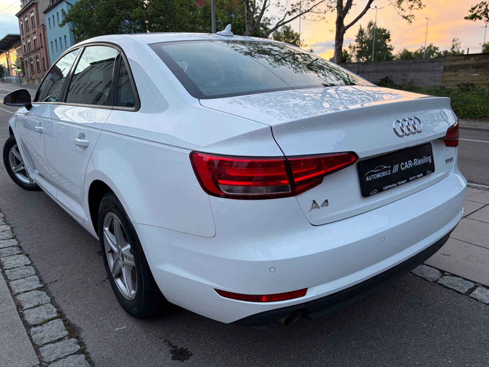 Audi A4 Lim.AUTOMATI PDC KAMERA TEMPOMA I HAND foto 5