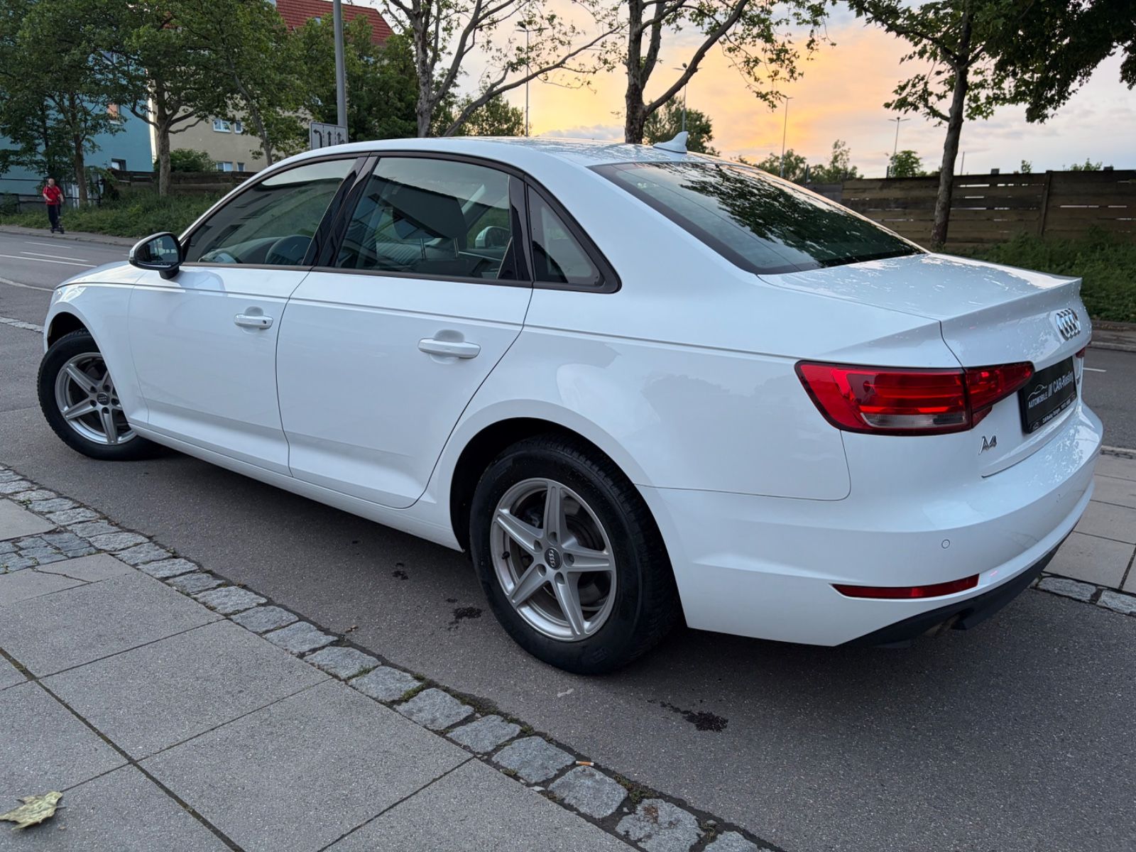 Audi A4 Lim.AUTOMATI PDC KAMERA TEMPOMA I HAND foto 6