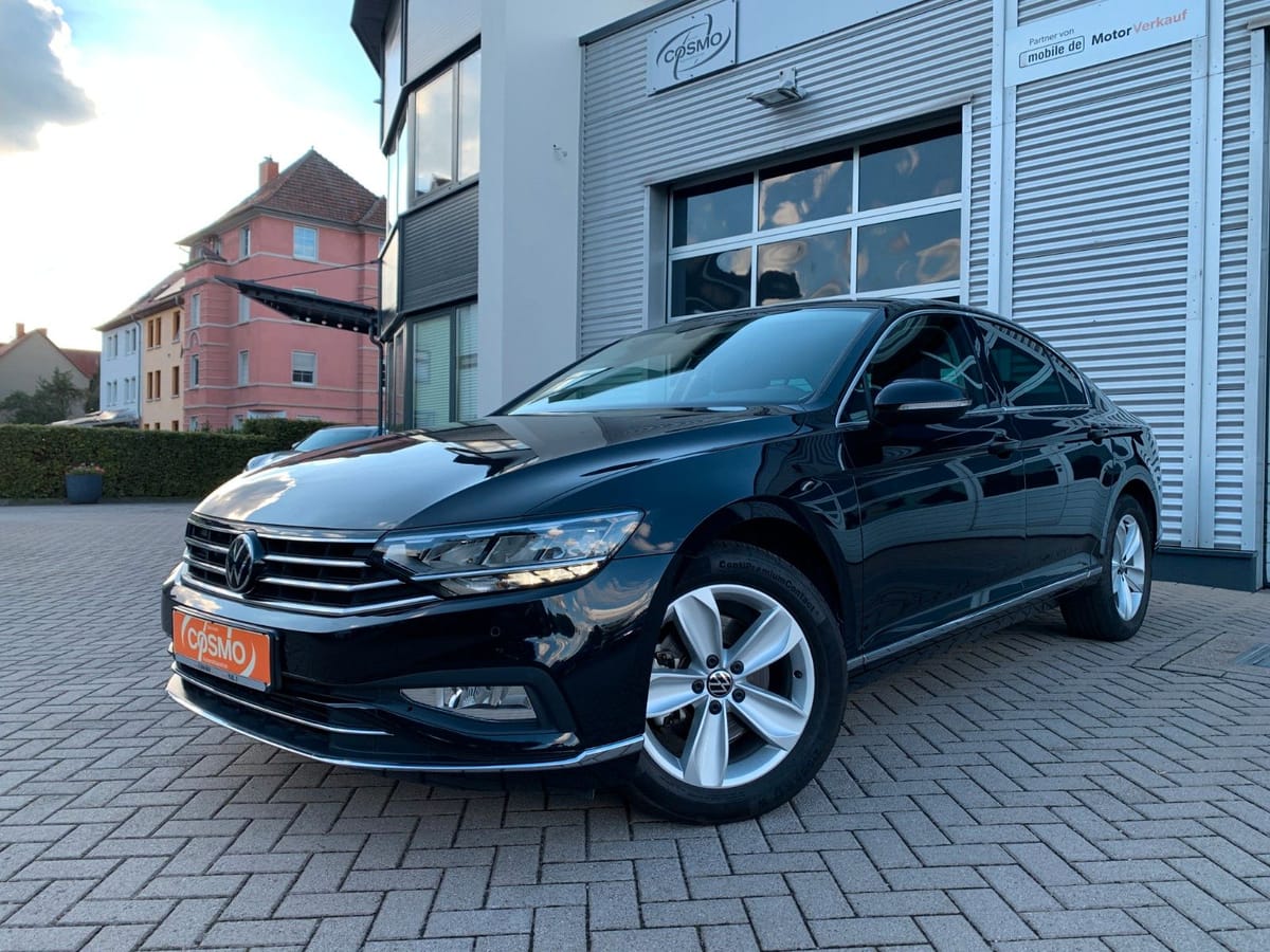 Volkswagen Passat Lim. Elegance 4Motion Navi Kamera LED