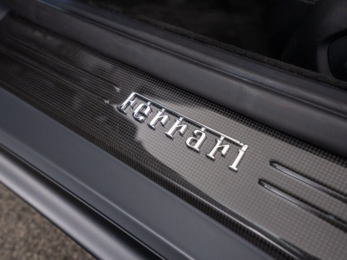 Ferrari 812 Superfast FERRARI SINGEN foto 11