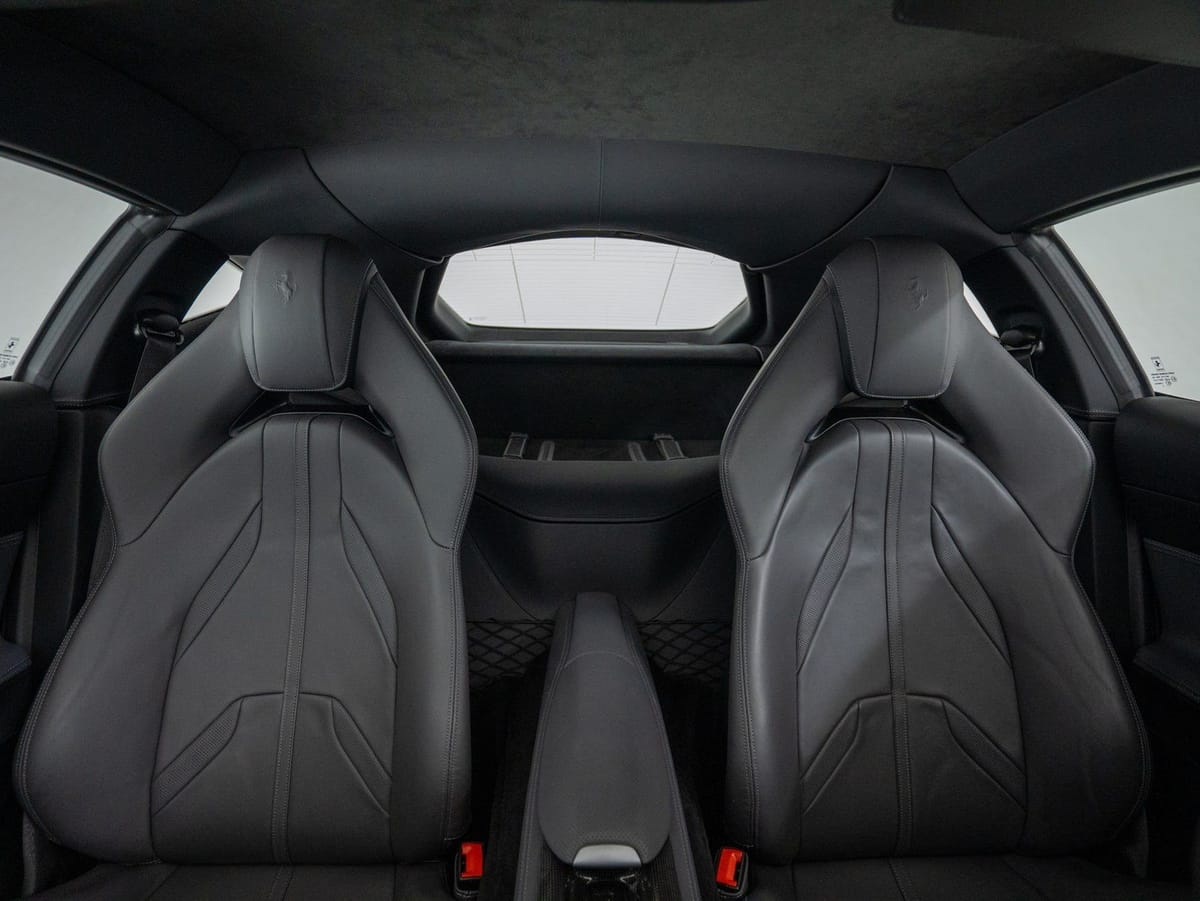 Ferrari 812 Superfast FERRARI SINGEN foto 20