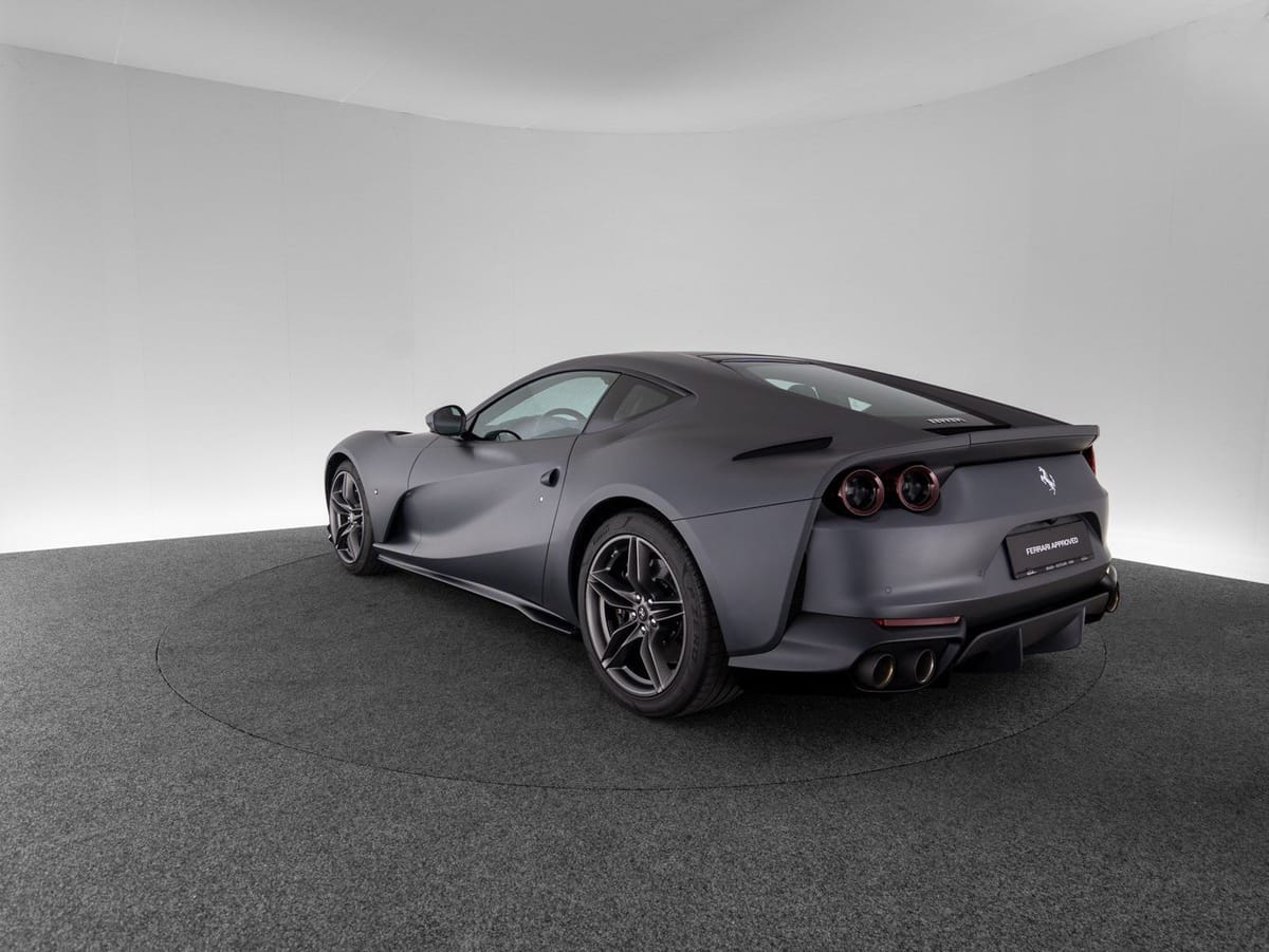 Ferrari 812 Superfast FERRARI SINGEN foto 7