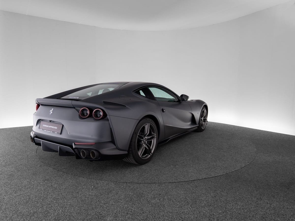 Ferrari 812 Superfast FERRARI SINGEN foto 9