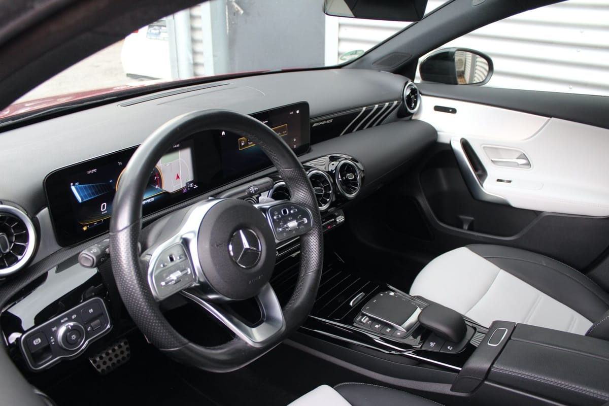 Mercedes-Benz A 35 AMG 4Matic NAVI NIGHT LED LEDER WEISS 2.Hd foto 4
