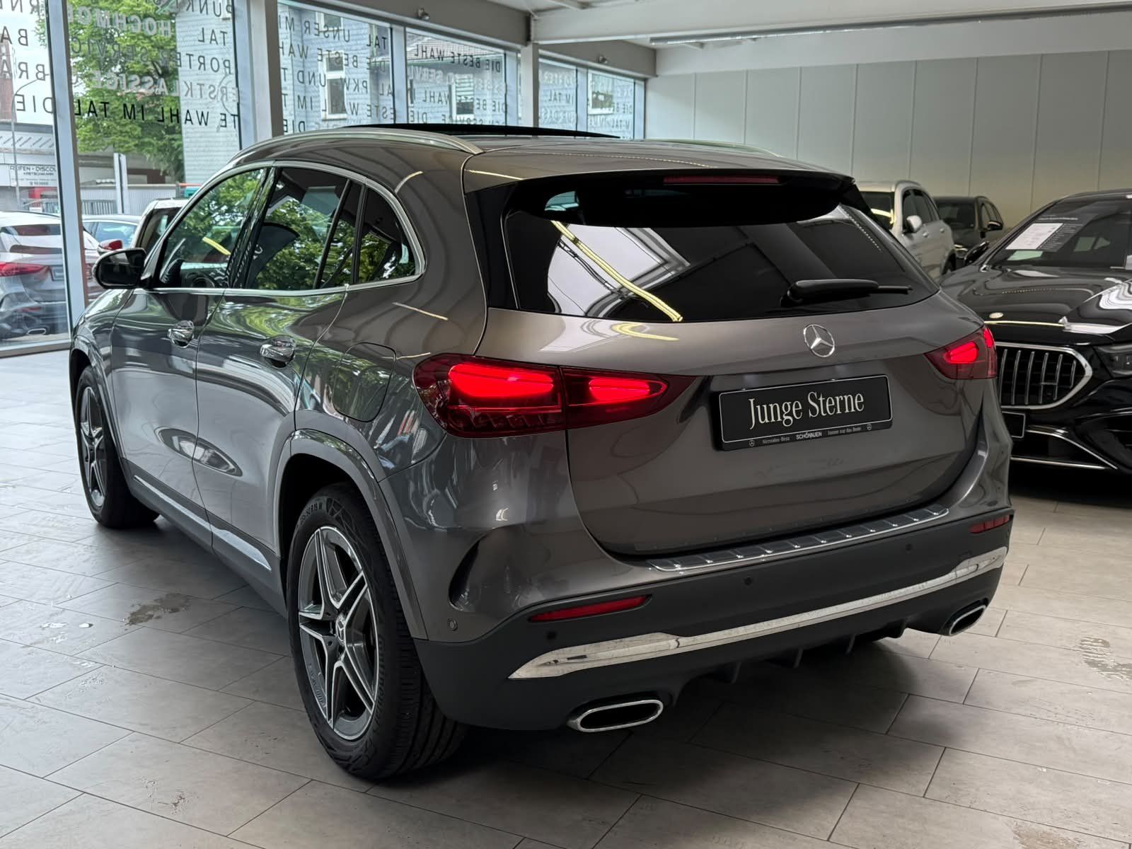 Mercedes-Benz GLA 200 AMG PANO KAMERA 19 KEYLESSGO DAB LED foto 4