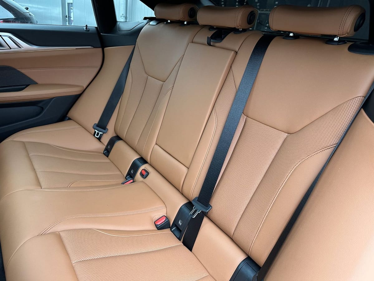 BMW i4 M50 Gran Coupé NAV+LED+GLASDACH+H&K+19ZO+360° foto 11