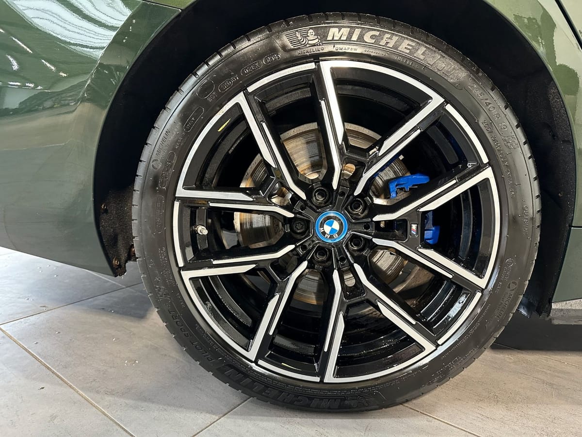 BMW i4 M50 Gran Coupé NAV+LED+GLASDACH+H&K+19ZO+360° foto 3