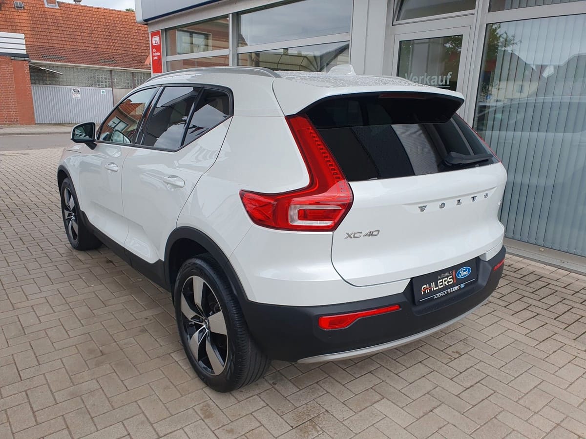 Volvo XC 40 XC40 Momentum Pro 2WD foto 2