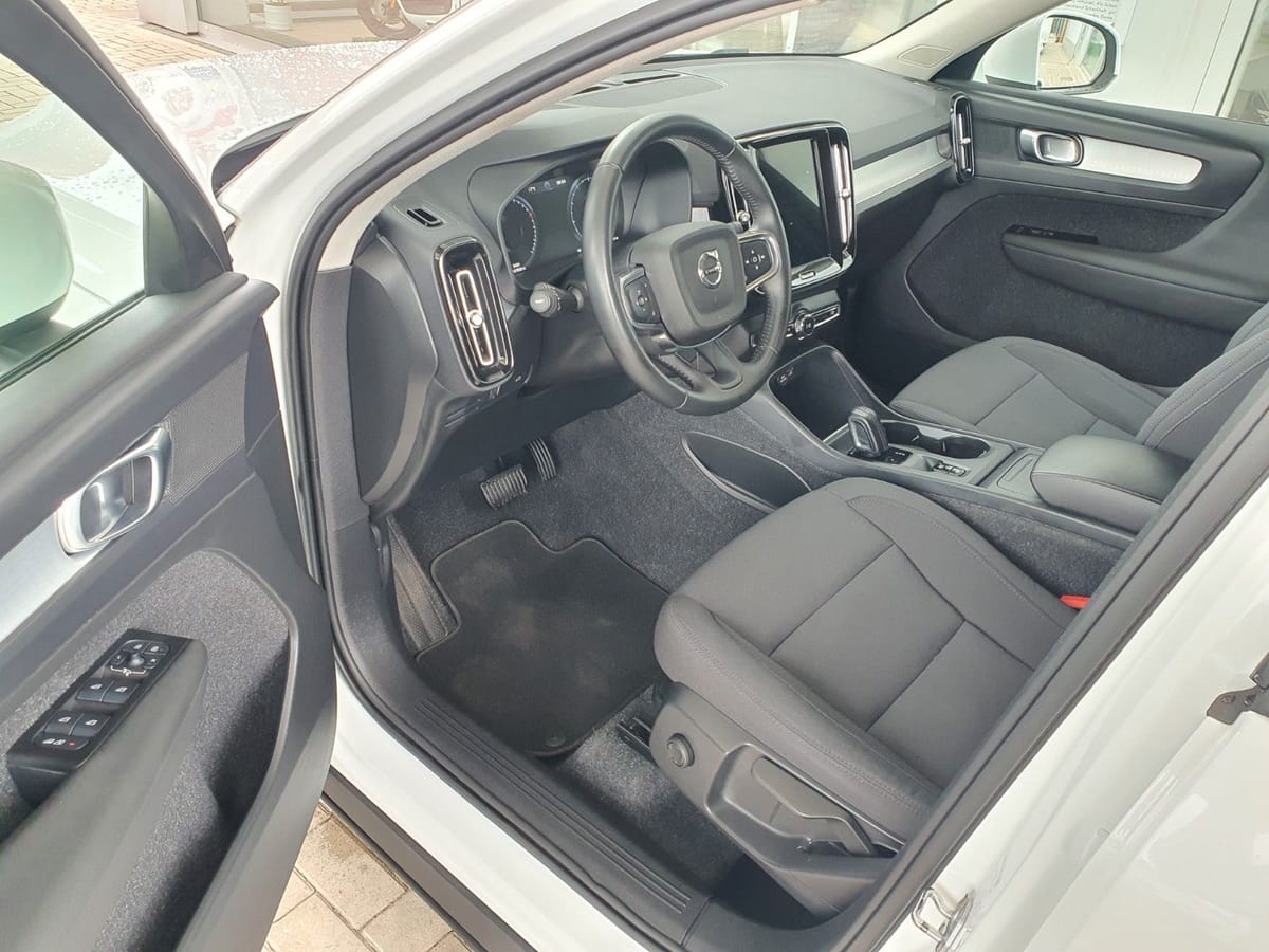 Volvo XC 40 XC40 Momentum Pro 2WD foto 5